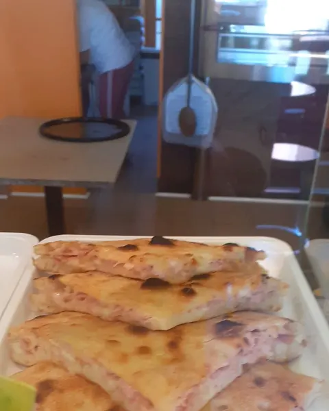 Focaccia farcita