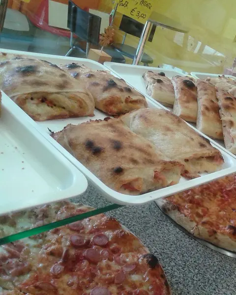 Teglie di pizza al taglio